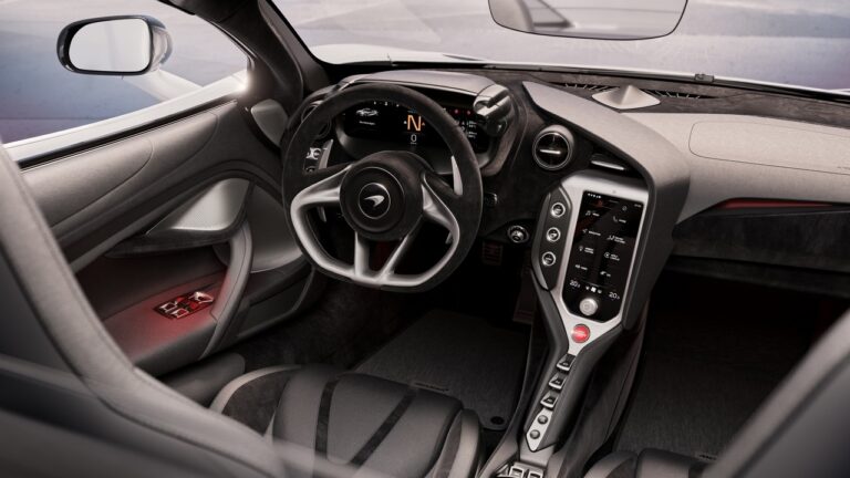 McLaren 750S: le immagini ufficiali
