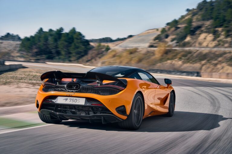 McLaren 750S: le immagini ufficiali