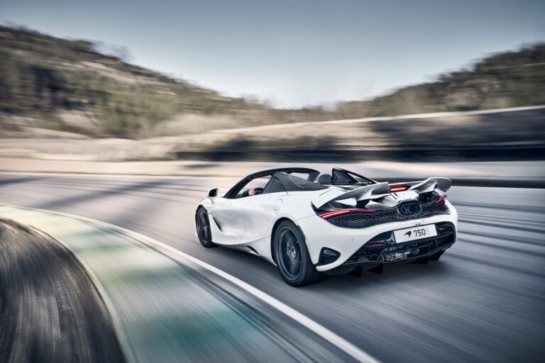 McLaren 750S: le immagini ufficiali