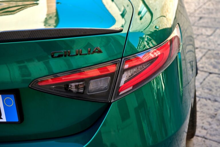 Alfa Romeo Giulia e Stelvio Quadrifoglio 100° Anniversario: immagini ufficiali