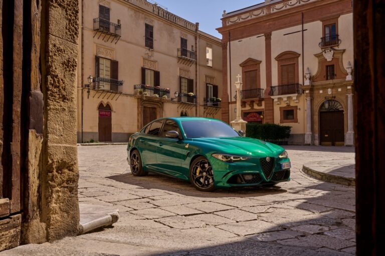 Alfa Romeo Giulia e Stelvio Quadrifoglio 100° Anniversario: immagini ufficiali