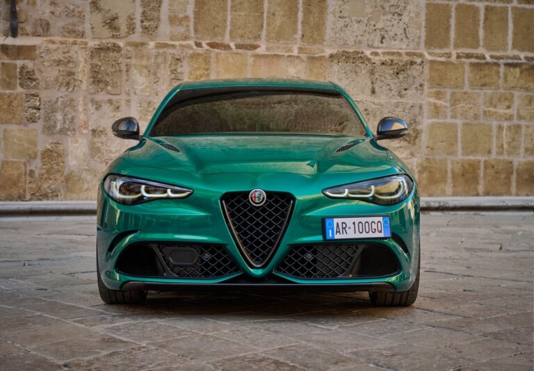 Alfa Romeo Giulia e Stelvio Quadrifoglio 100° Anniversario: immagini ufficiali
