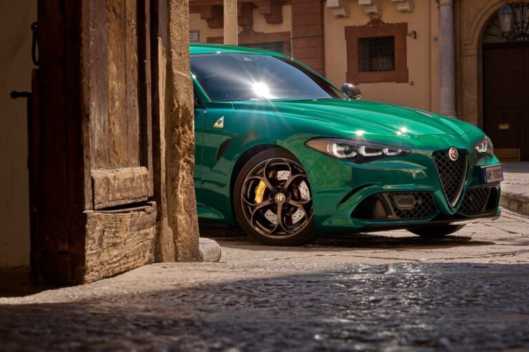 Alfa Romeo Giulia e Stelvio Quadrifoglio 100° Anniversario: immagini ufficiali