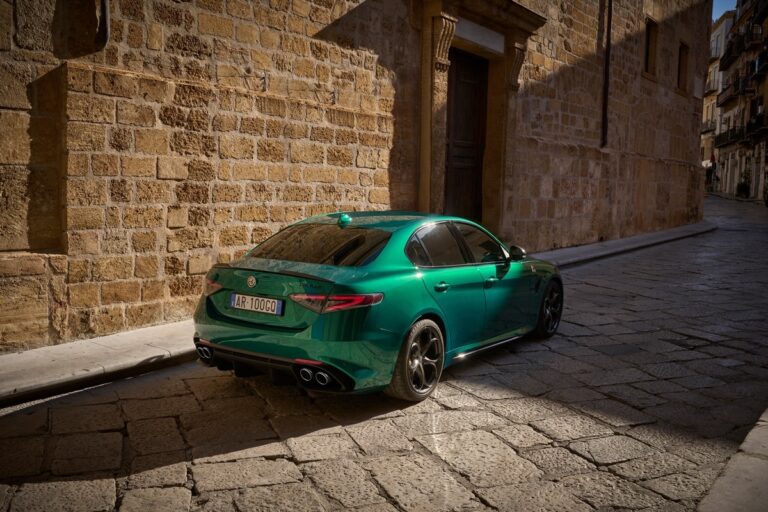 Alfa Romeo Giulia e Stelvio Quadrifoglio 100° Anniversario: immagini ufficiali