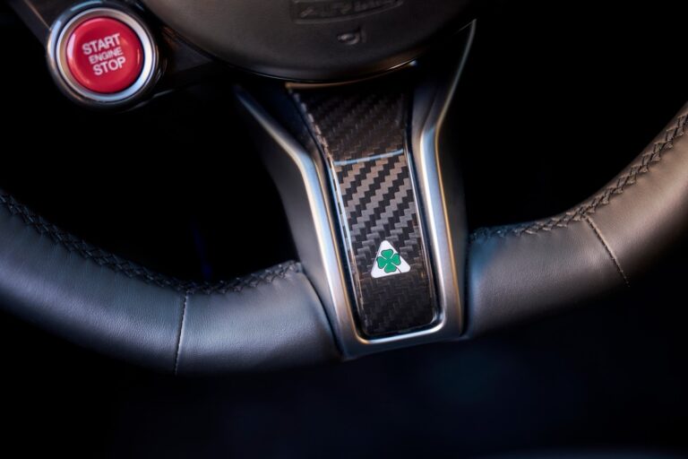 Alfa Romeo Giulia e Stelvio Quadrifoglio 100° Anniversario: immagini ufficiali