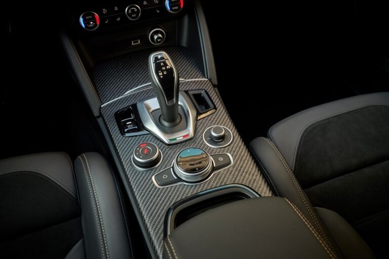 Alfa Romeo Giulia e Stelvio Quadrifoglio 100° Anniversario: immagini ufficiali