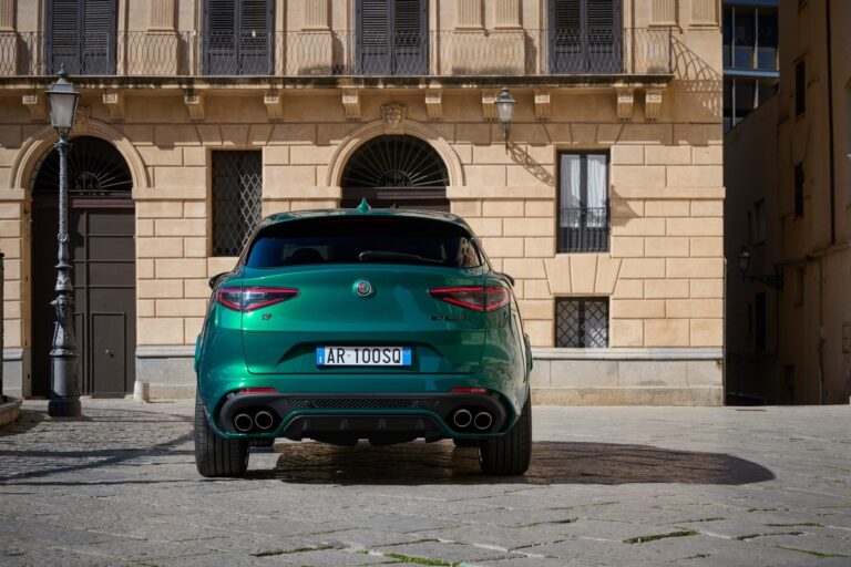 Alfa Romeo Giulia e Stelvio Quadrifoglio 100° Anniversario: immagini ufficiali