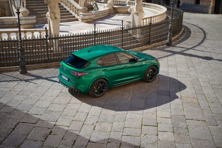 Alfa Romeo Giulia e Stelvio Quadrifoglio 100° Anniversario: immagini ufficiali