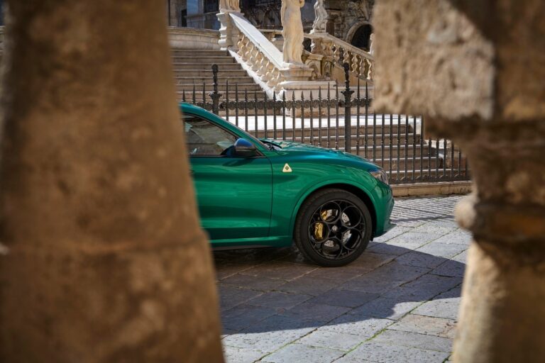 Alfa Romeo Giulia e Stelvio Quadrifoglio 100° Anniversario: immagini ufficiali