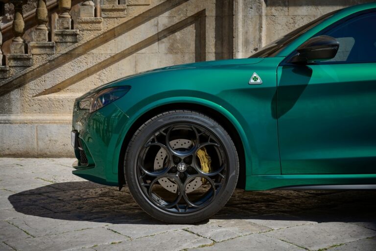 Alfa Romeo Giulia e Stelvio Quadrifoglio 100° Anniversario: immagini ufficiali