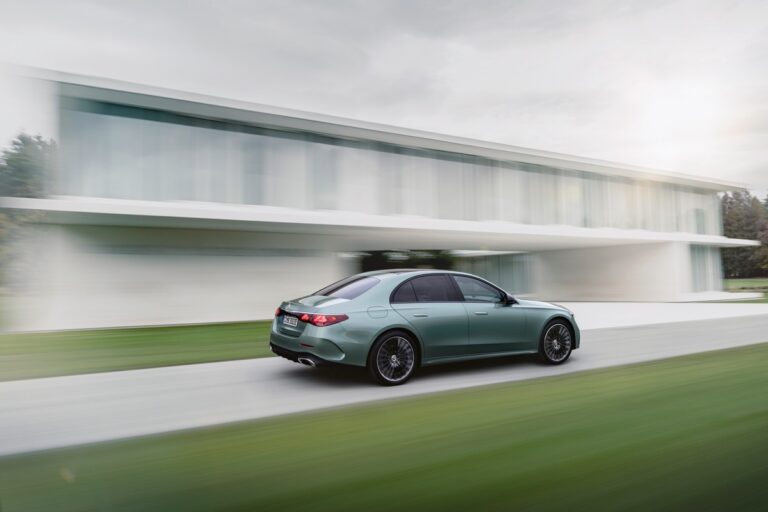 Nuova Mercedes-Benz Classe E 2023: immagini ufficiali
