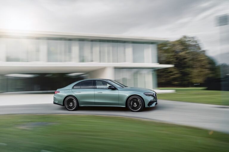Nuova Mercedes-Benz Classe E 2023: immagini ufficiali