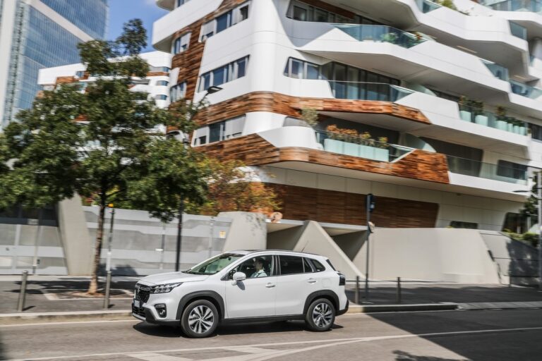 Suzuki S-Cross Hybrid 140 V in prova: le immagini