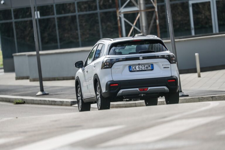 Suzuki S-Cross Hybrid 140 V in prova: le immagini