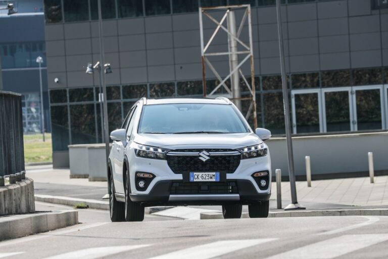 Suzuki S-Cross Hybrid 140 V in prova: le immagini