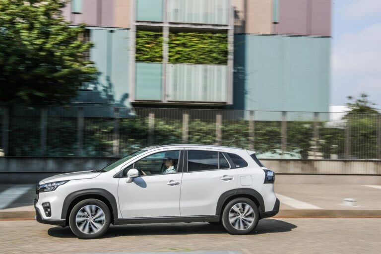 Suzuki S-Cross Hybrid 140 V in prova: le immagini