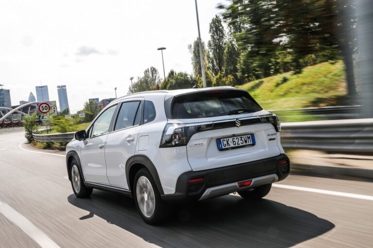 Suzuki S-Cross Hybrid 140 V in prova: le immagini