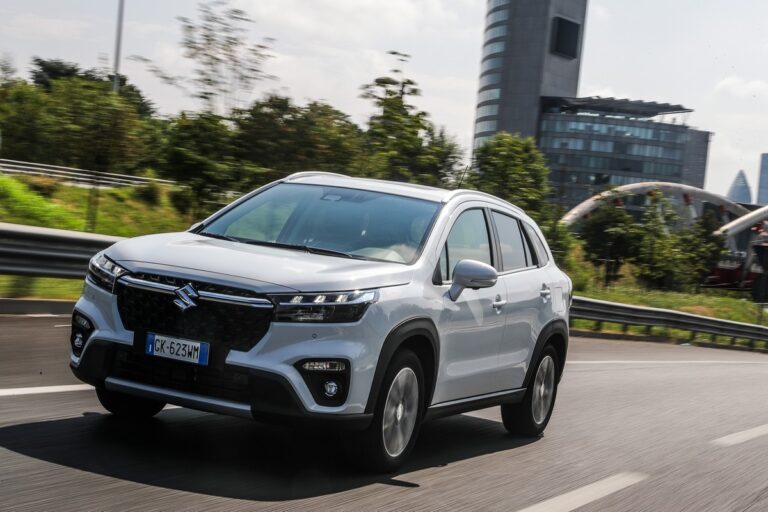 Suzuki S-Cross Hybrid 140 V in prova: le immagini