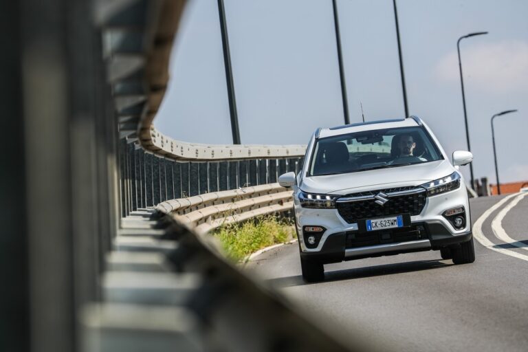Suzuki S-Cross Hybrid 140 V in prova: le immagini