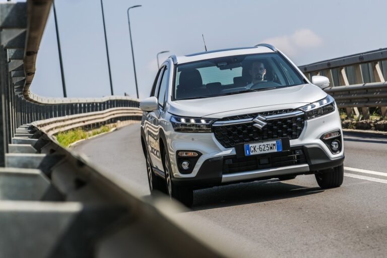 Suzuki S-Cross Hybrid 140 V in prova: le immagini