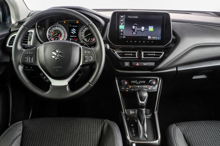Suzuki S-Cross Hybrid 140 V in prova: le immagini