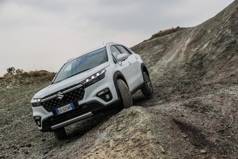 Suzuki S-Cross Hybrid 140 V in prova: le immagini