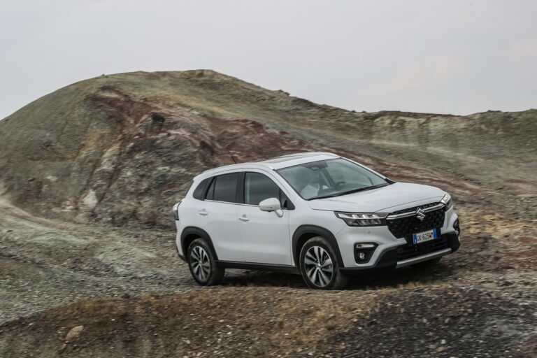 Suzuki S-Cross Hybrid 140 V in prova: le immagini