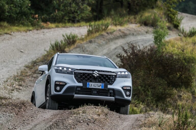 Suzuki S-Cross Hybrid 140 V in prova: le immagini