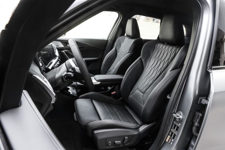 BMW iX1 in prova: le immagini