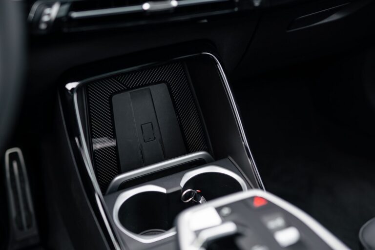 BMW iX1 in prova: le immagini