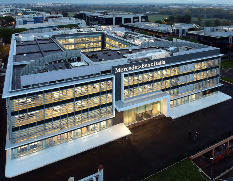 Mercedes-Benz Italia compie 50 anni: le foto