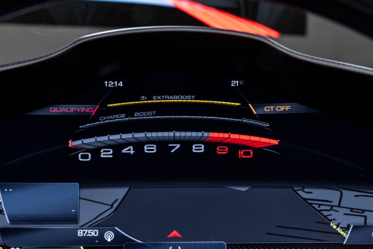 Ferrari SF90XX Stradale e Spider: le foto ufficiali