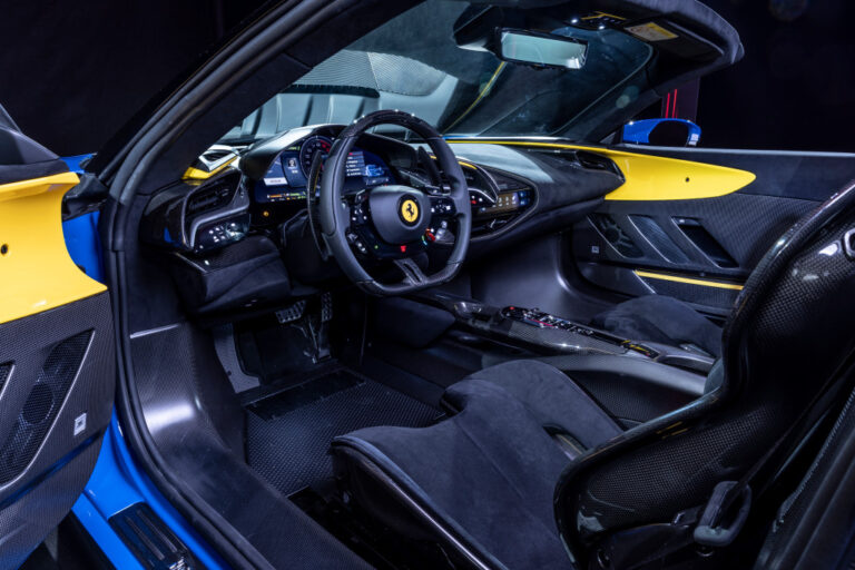Ferrari SF90XX Stradale e Spider: le foto ufficiali