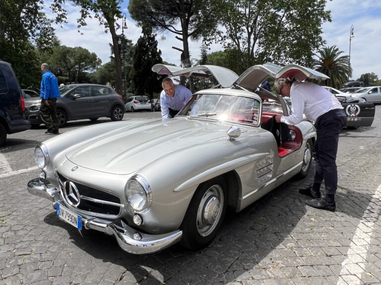 Mercedes-Benz Italia compie 50 anni: le foto