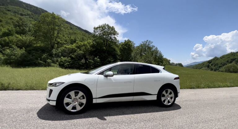 Jaguar I-Pace: le foto della prova su strada