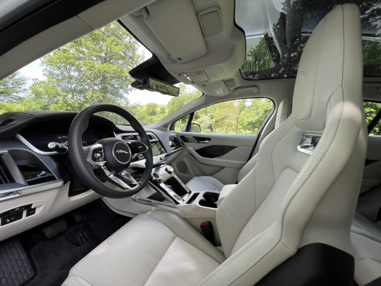 Jaguar I-Pace: le foto della prova su strada