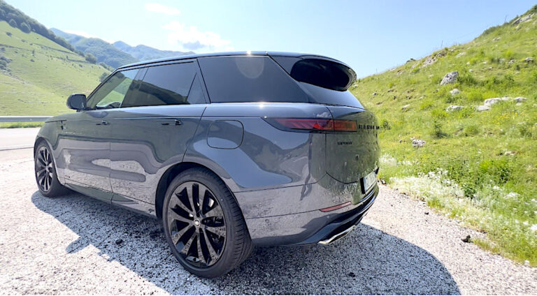 Range Rover Sport plug-in hybrid: le foto della prova su strada