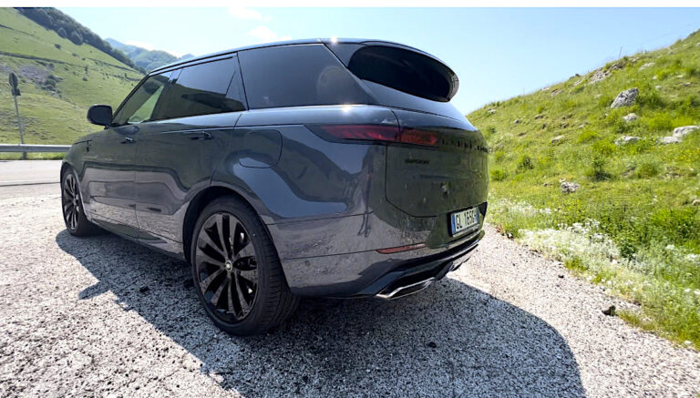 Range Rover Sport plug-in hybrid: le foto della prova su strada