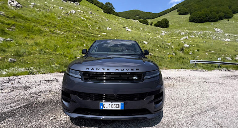 Range Rover Sport plug-in hybrid: le foto della prova su strada