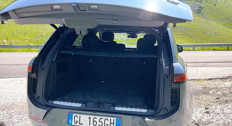 Range Rover Sport plug-in hybrid: le foto della prova su strada