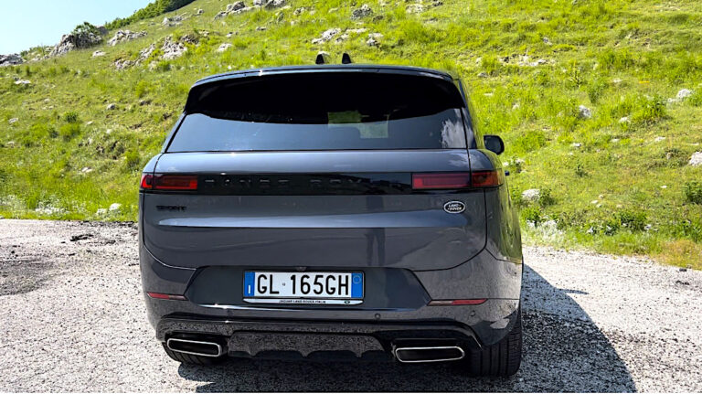 Range Rover Sport plug-in hybrid: le foto della prova su strada
