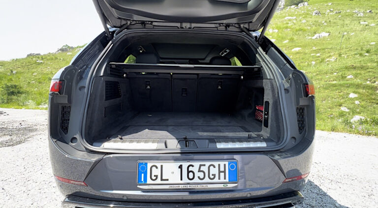 Range Rover Sport plug-in hybrid: le foto della prova su strada