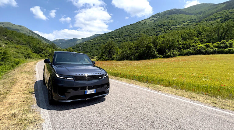 Range Rover Sport plug-in hybrid: le foto della prova su strada