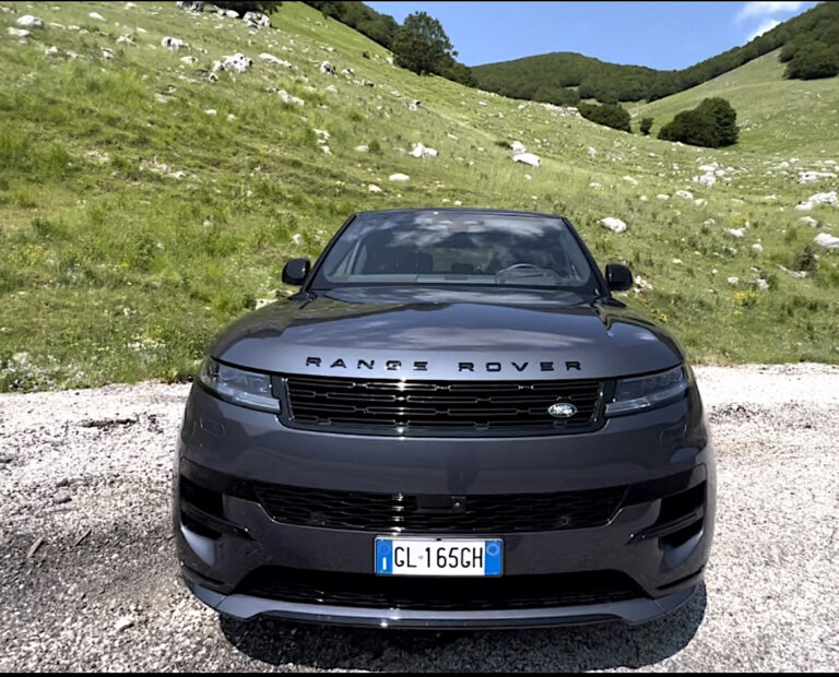 Range Rover Sport plug-in hybrid: le foto della prova su strada