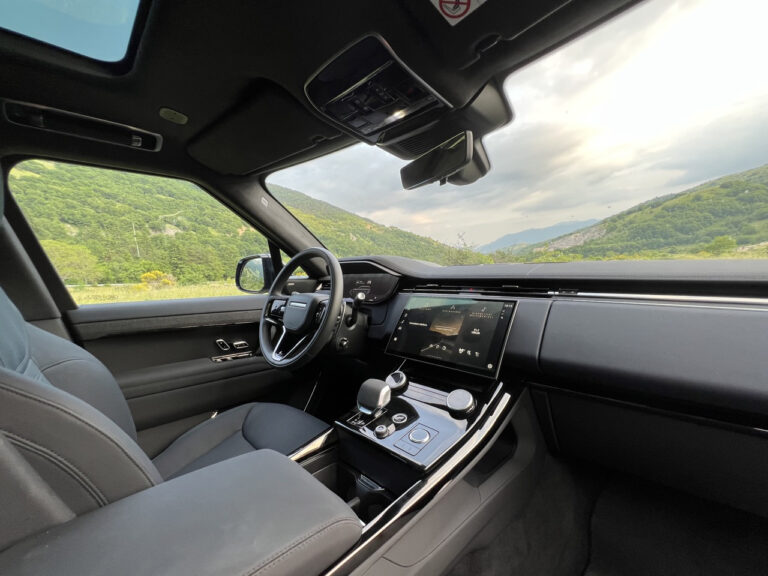 Range Rover Sport plug-in hybrid: le foto della prova su strada