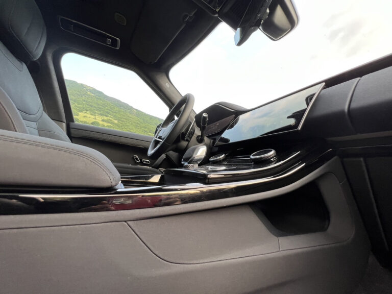 Range Rover Sport plug-in hybrid: le foto della prova su strada