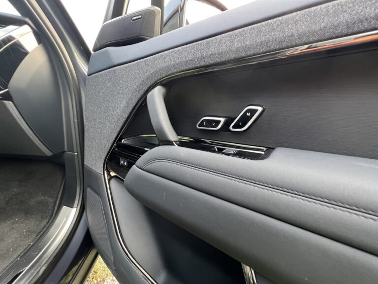 Range Rover Sport plug-in hybrid: le foto della prova su strada