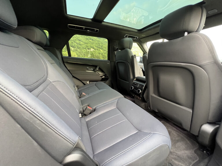 Range Rover Sport plug-in hybrid: le foto della prova su strada