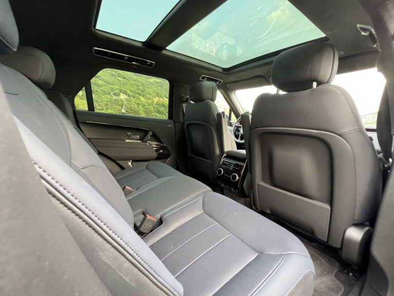 Range Rover Sport plug-in hybrid: le foto della prova su strada