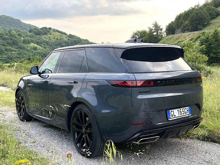 Range Rover Sport plug-in hybrid: le foto della prova su strada